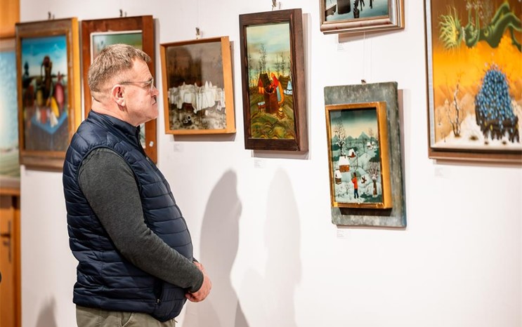 Otvorena izložba "Hrvatska naivna umjetnost" u Nacionalnom svetištu sv. Josipa u Karlovcu